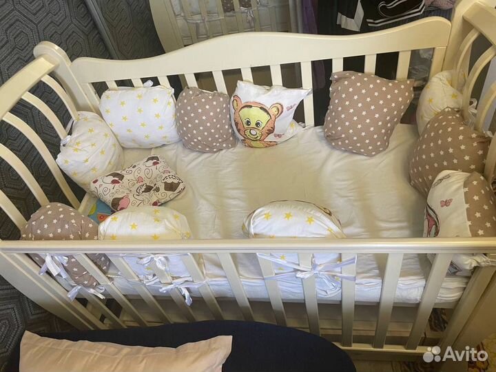 Детская кровать с маятником и ящиком