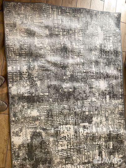 Мягкий новый красивый ковер (5 х 1,5 метра)