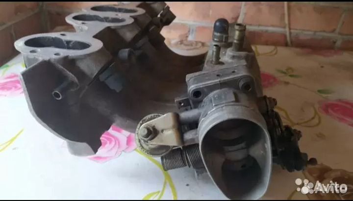 Впускной коллектор Ауди 80 с дросселем JN