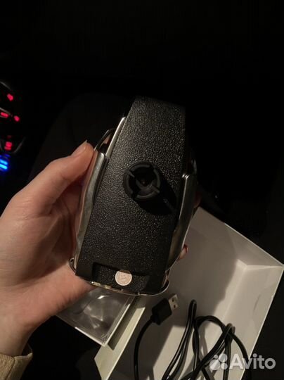 Беспроводная магнитная зарядка в машину