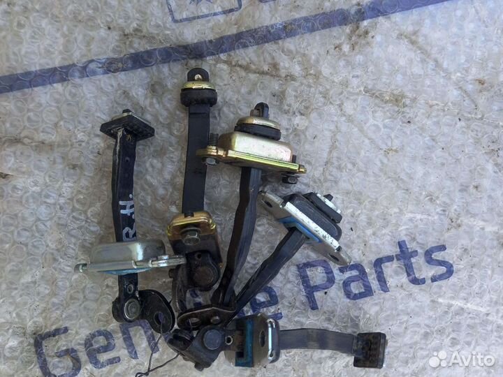 Киа рио 2- ограничители дверей