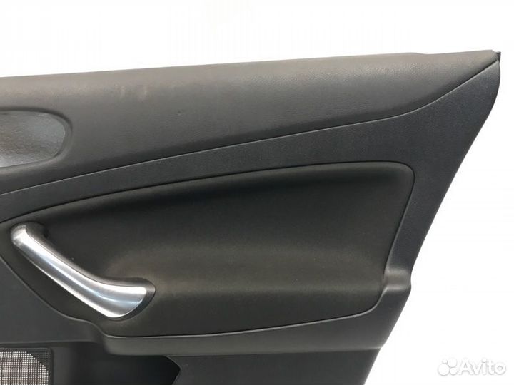 Обшивка двери задняя правая Ford Mondeo седан 2.3