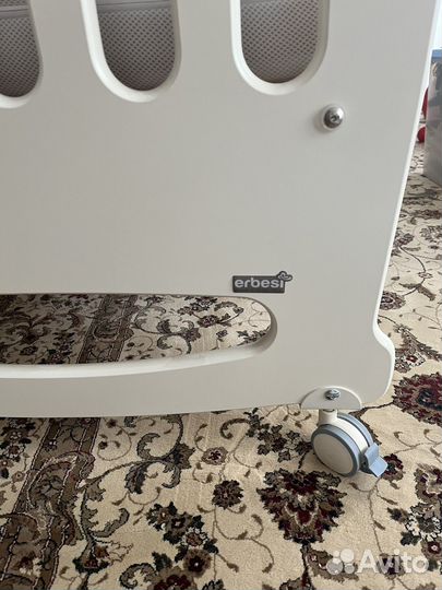 Детская кроватка,пеленальный столик,стульчик,весы