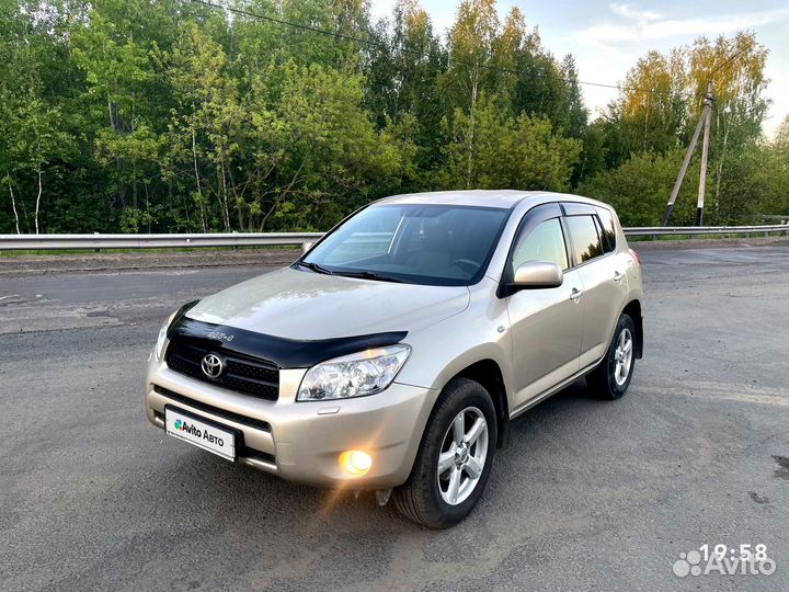 Toyota RAV4 2.0 AT, 2007, 238 000 км