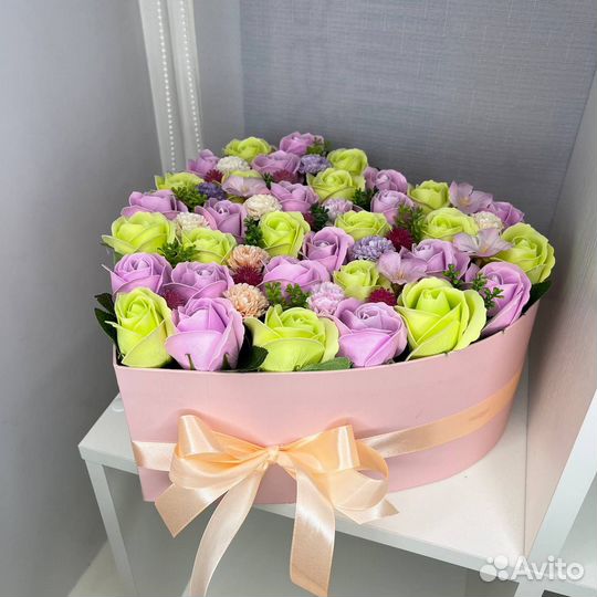 Сердце из 33 роз