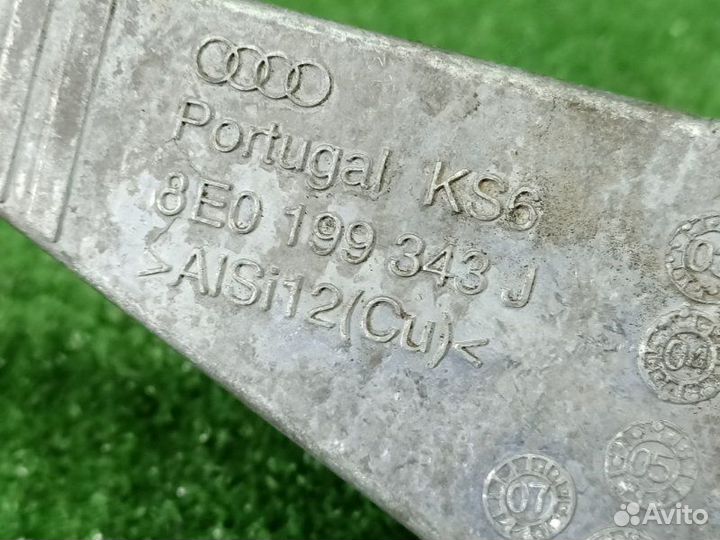 Кронштейн двигателя передний Audi A4 B7 BFB 1.8T