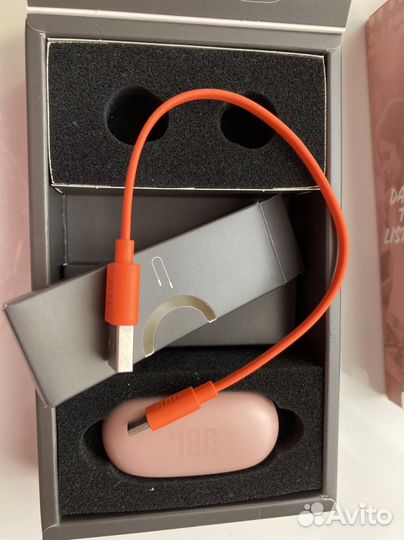 Беспроводные наушники jbl live free