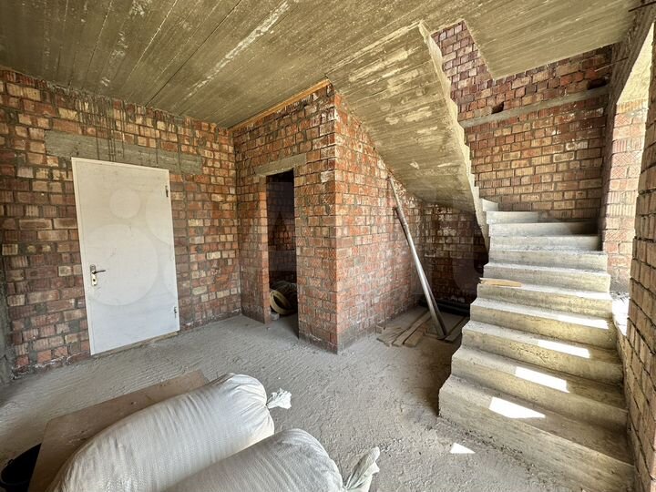 Дом 180 м² на участке 3,5 га