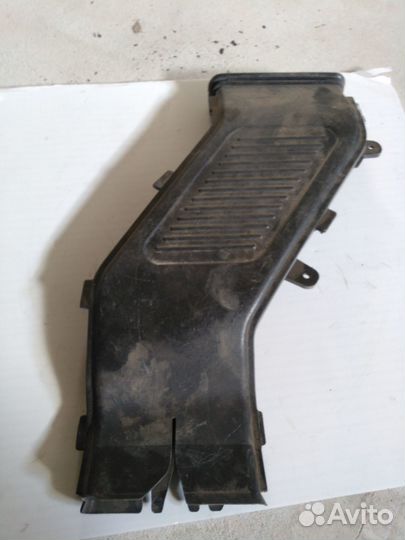 Воздухозаборник Мазда3 2.0