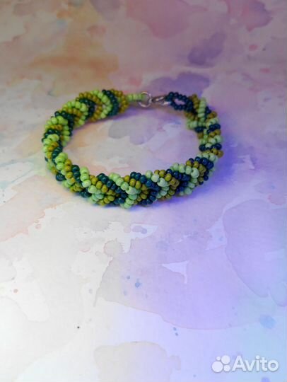 Браслет из бисера
