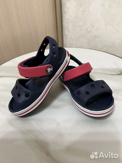 Сандалии crocs