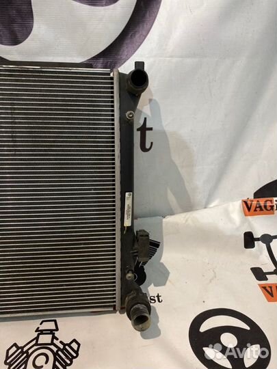 Радиатор охлаждения двигателя Vw Passat B6 3.2