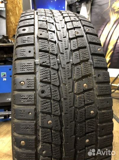 Dunlop SP Winter Ice 01 215/60 R16 95T