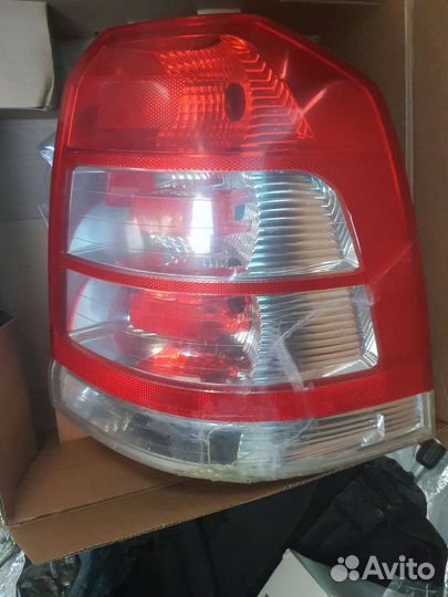 Фонарь задний правый Зафира Б