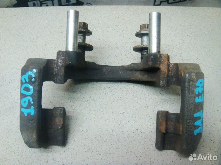 Скоба суппорта задняя Bmw X5 E70