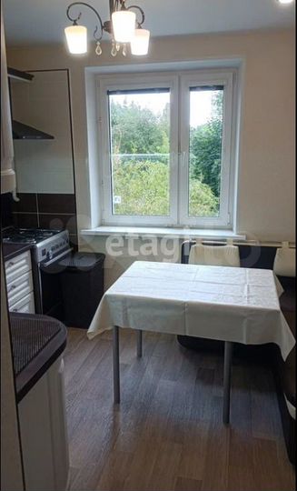 2-к. квартира, 52 м², 2/10 эт.