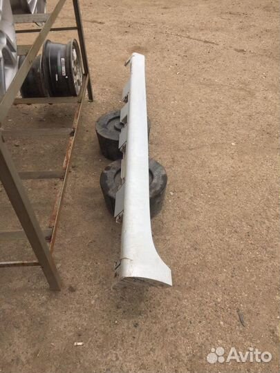 Накладка на Порог Левая Toyota Camry 40