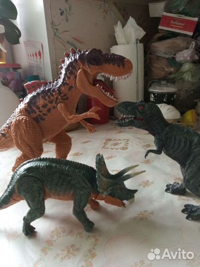Динозавры пластик