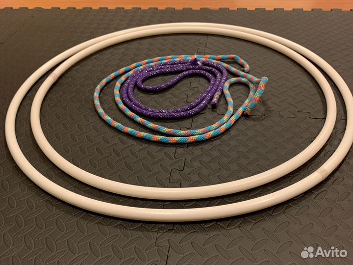 2 обруча полупроф. и 2 скакалки для худ. гимнастик