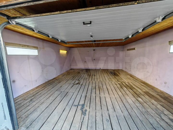 Гараж, > 30 м²