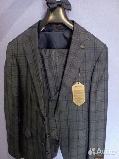 Костюм тройка