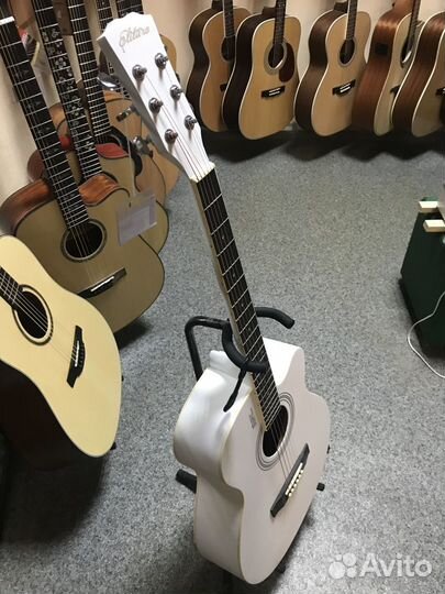 Гитара новая