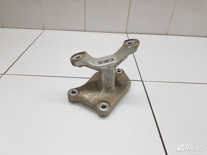 Кронштейн рулевой рейки левый (Haval F7)