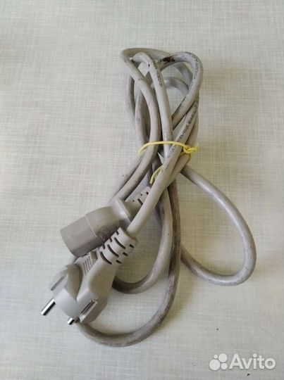 Кабель для компьютера