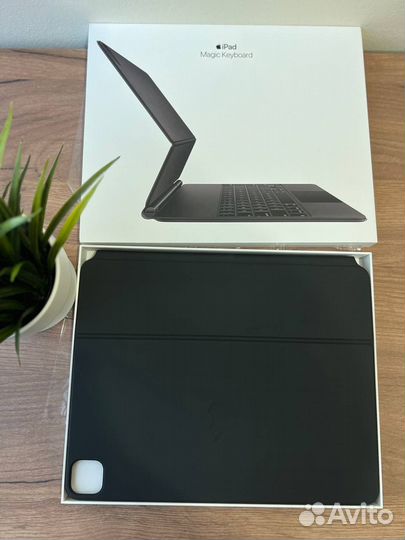 Apple Magic Keyboard iPad 12.9 с гравировкой