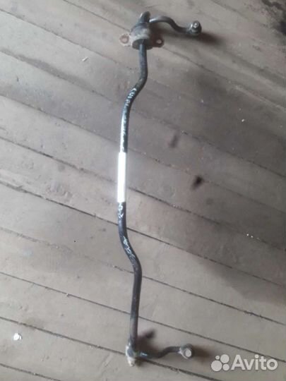 Задняя стойка стабилизатора Ниссан кашкай 2007