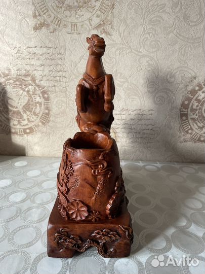 Подарочный Контейнер для ручек настольный Конь