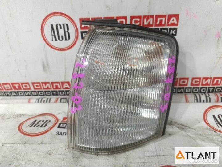 Габарит левый toyota crown