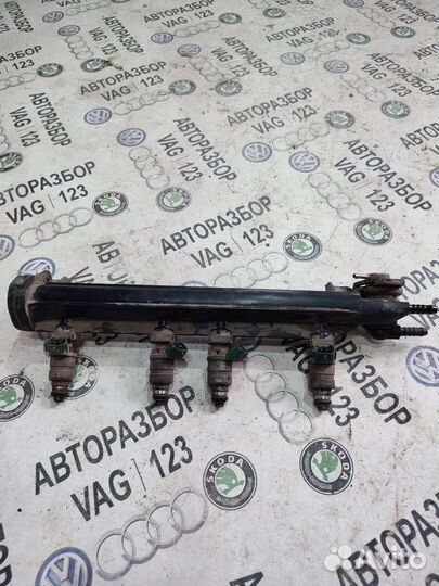 Рейка топливная с форсунками Шкода Октавия тур А4