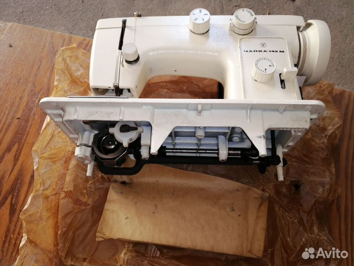 Швейная машина чайка 142м