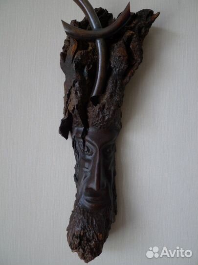 Резные фигуры из дерева