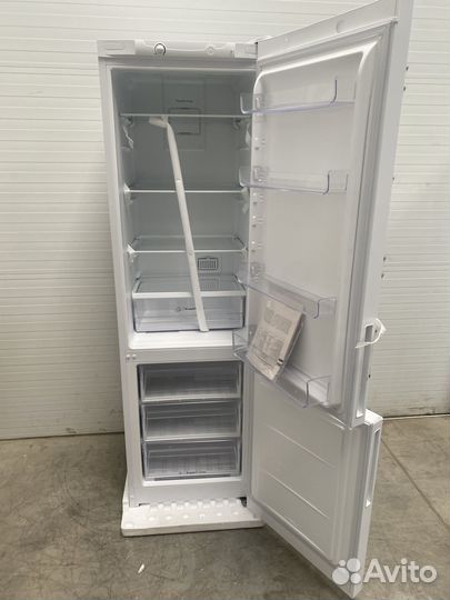 Холодильник Indesit ITR 4200 W белый 195см