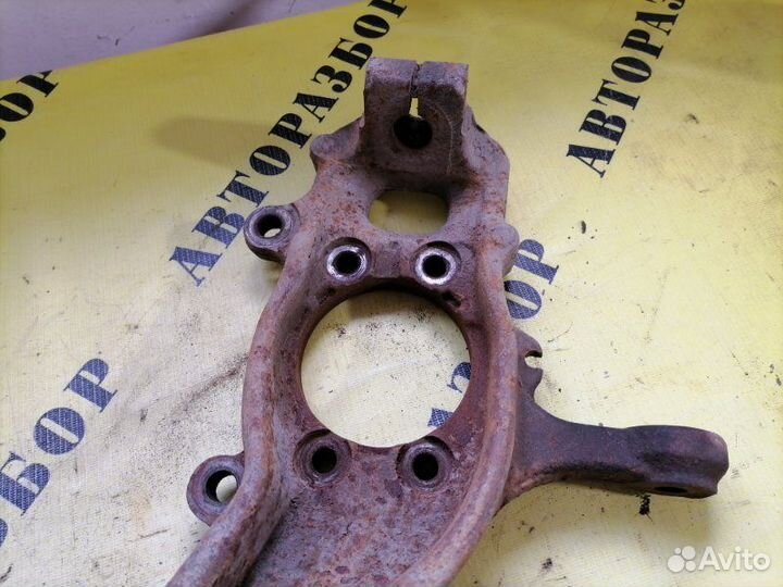 Кулак поворотный передний правый Nissan Pathfinder