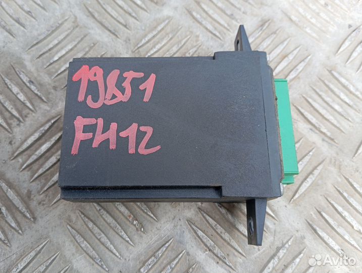 Реле поворотов Volvo FH12