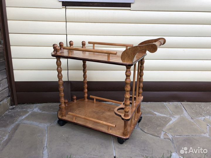 Прикроватный столик