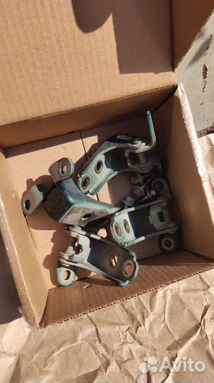 Петли водительской двери honda civic 6 ek3