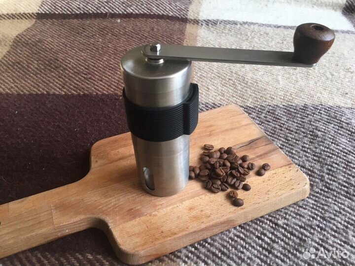 Кофемолка ручная жерновая