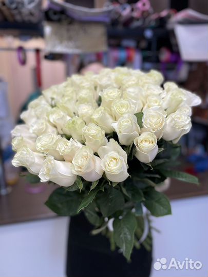 Букет 55 белых роз
