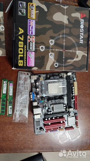 Материнская плата с процессором и памятью