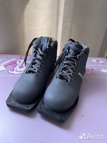 Лыжные ботинки 35