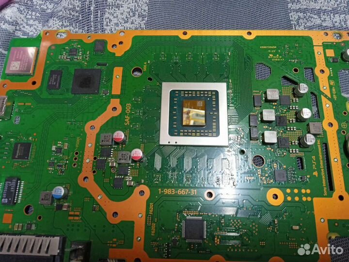 Чистка PlayStation 4 с заменой термопасты