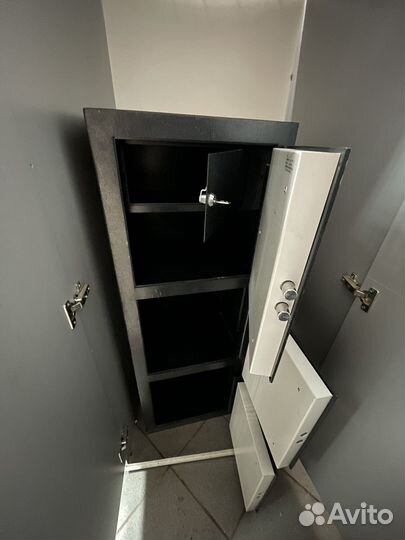 Сейф металлический