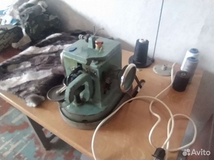 Скорняжная машина со столом