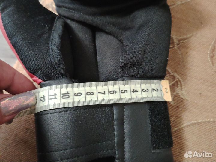 Перчатки для единоборств