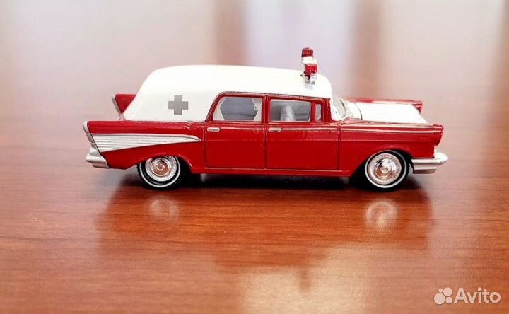 Johnny Lightning 1/64 1957 Chevy Ambulance