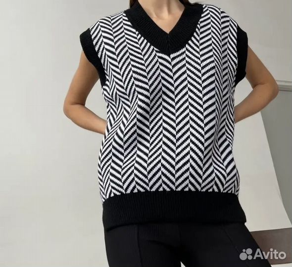 Жилет вязаный женский